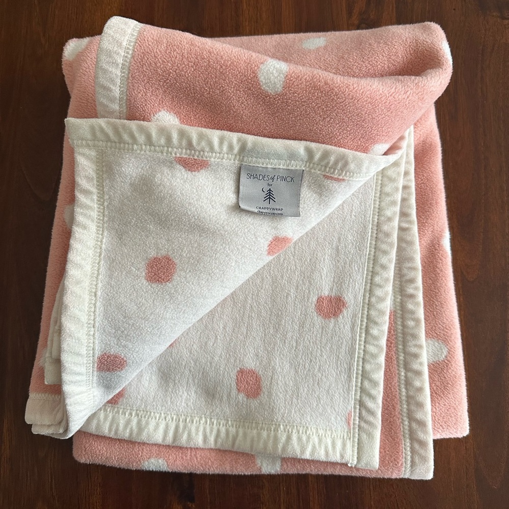 Chappywrap ~3’x5’ coral and ivory blanket GUC